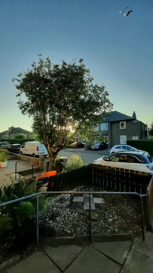 Lele'S Flat Edinburgh - 15 Minutes To Airport & City Centre Extérieur photo